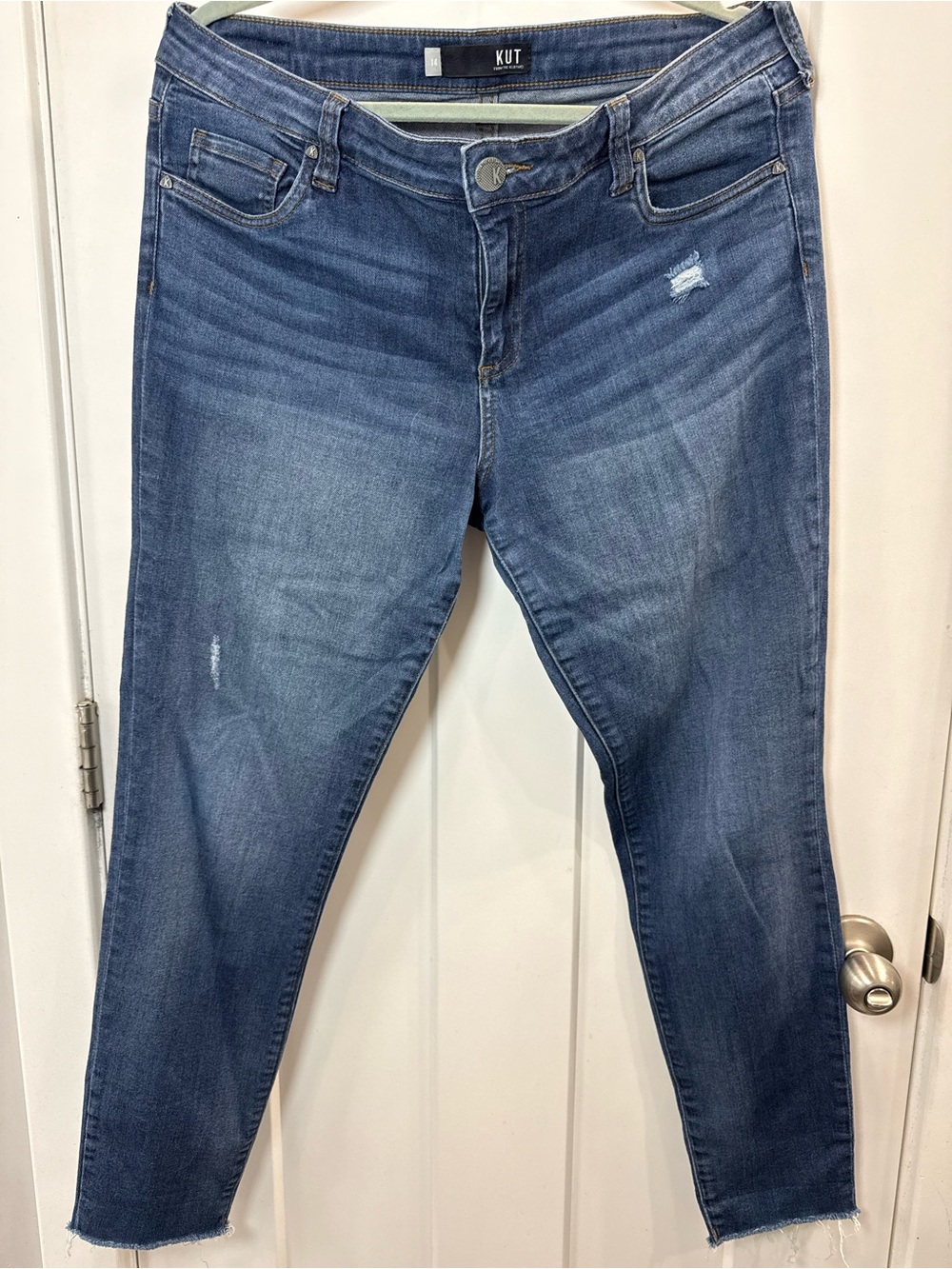Kut from the Kloth Blue Skinny Jeans with Subtle Distress